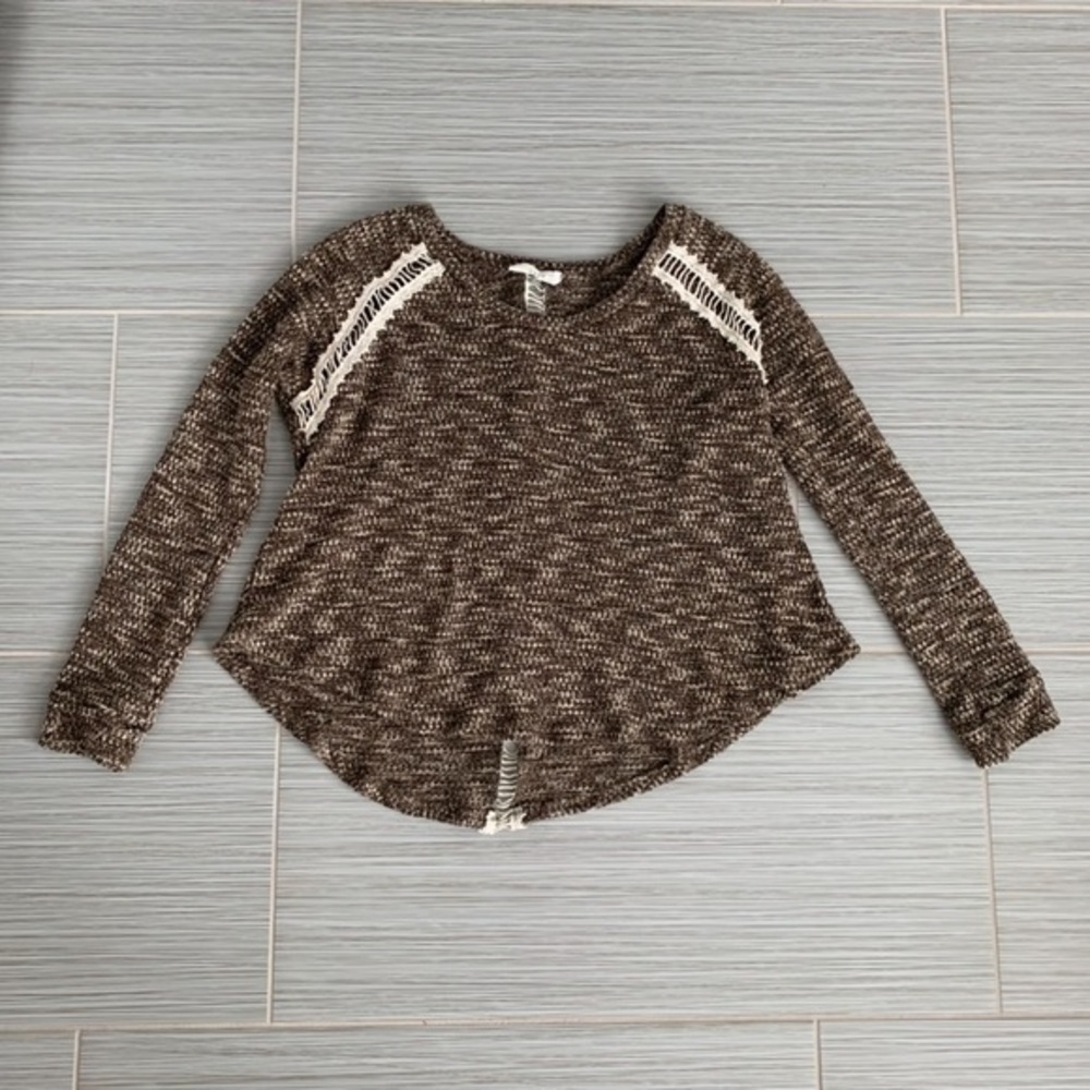 ***3 for $15*** Lush high-low cropped sweater with crochet details
